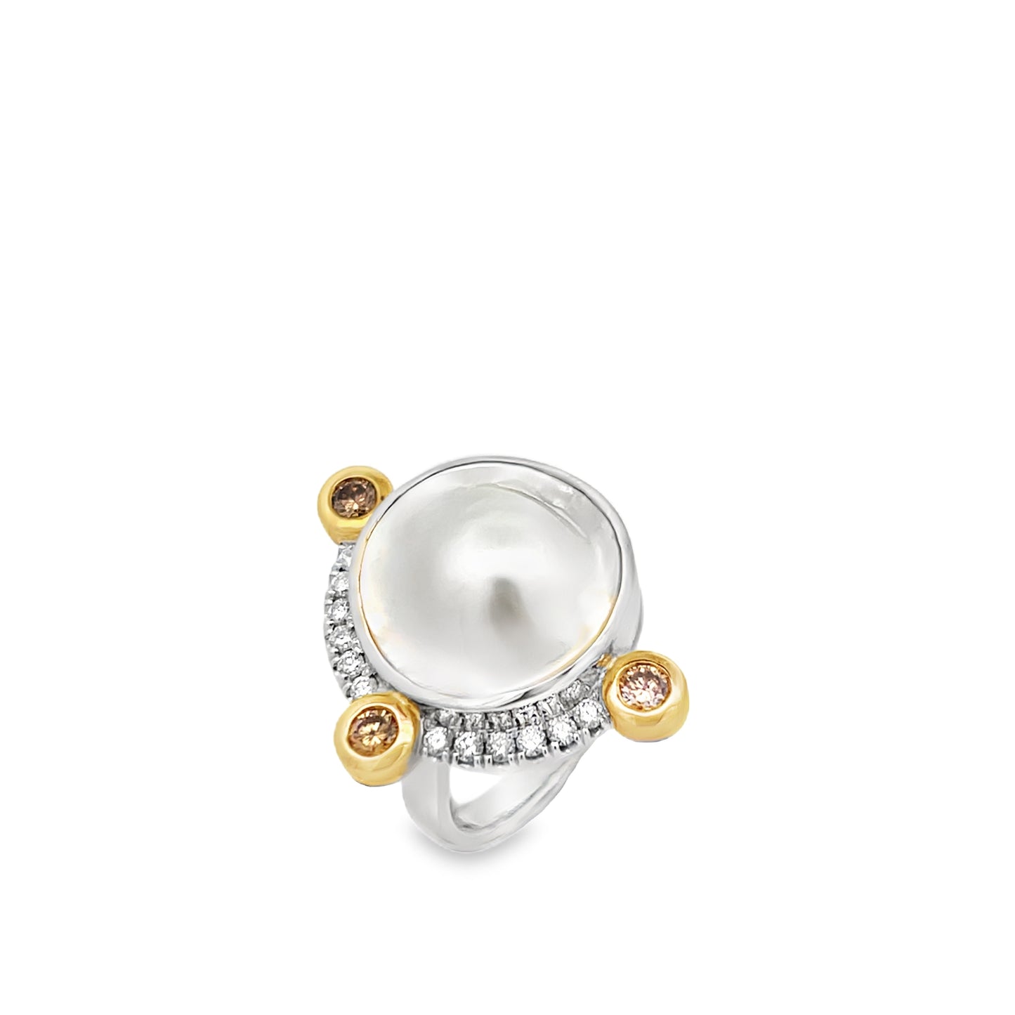 Elegant Pearl and Diamond Ring