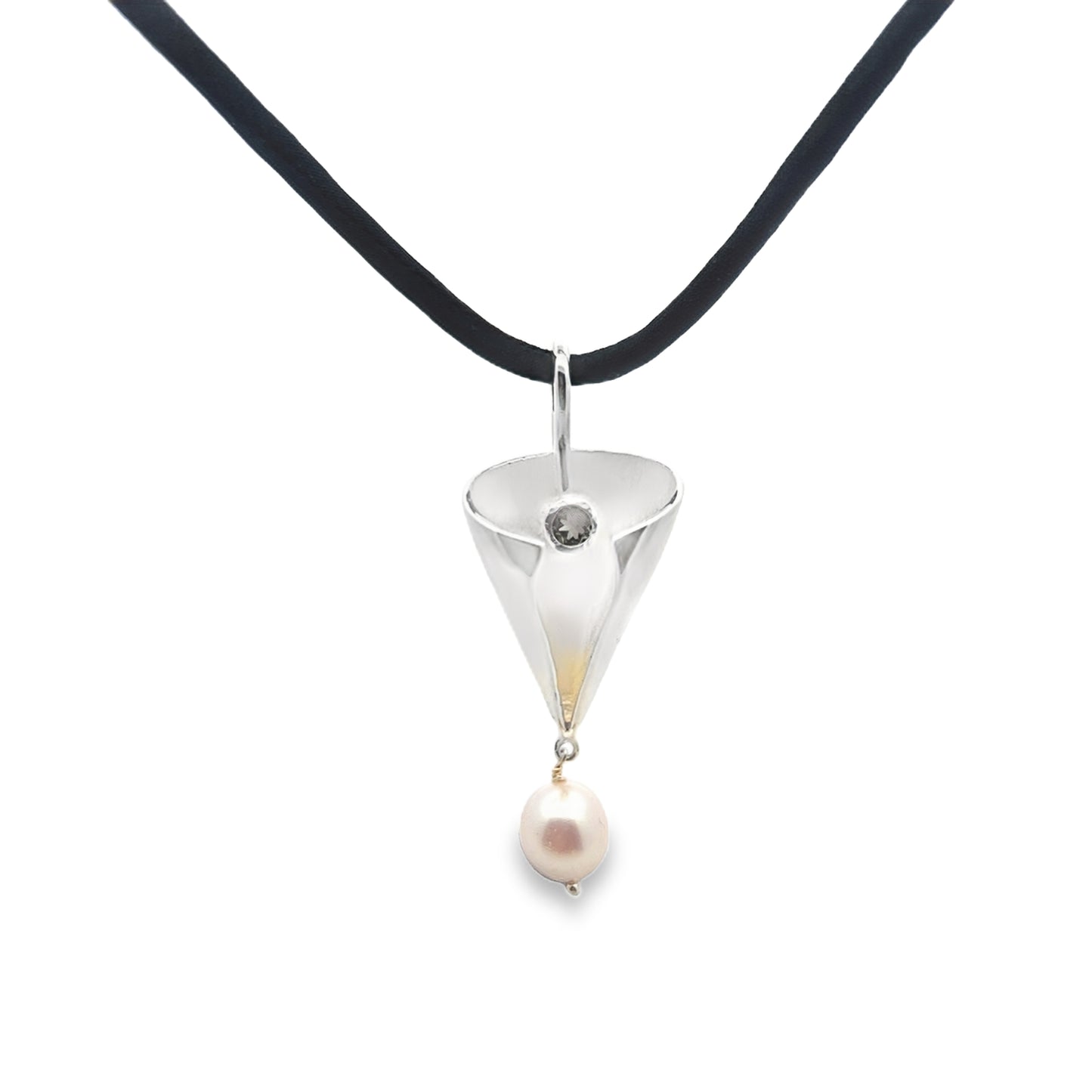 Silver Peridot and Pearl Folded Necklace.