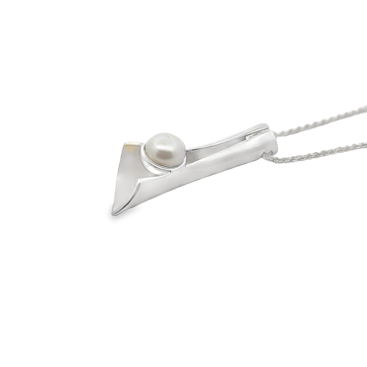 Silver Pearl Necklace.