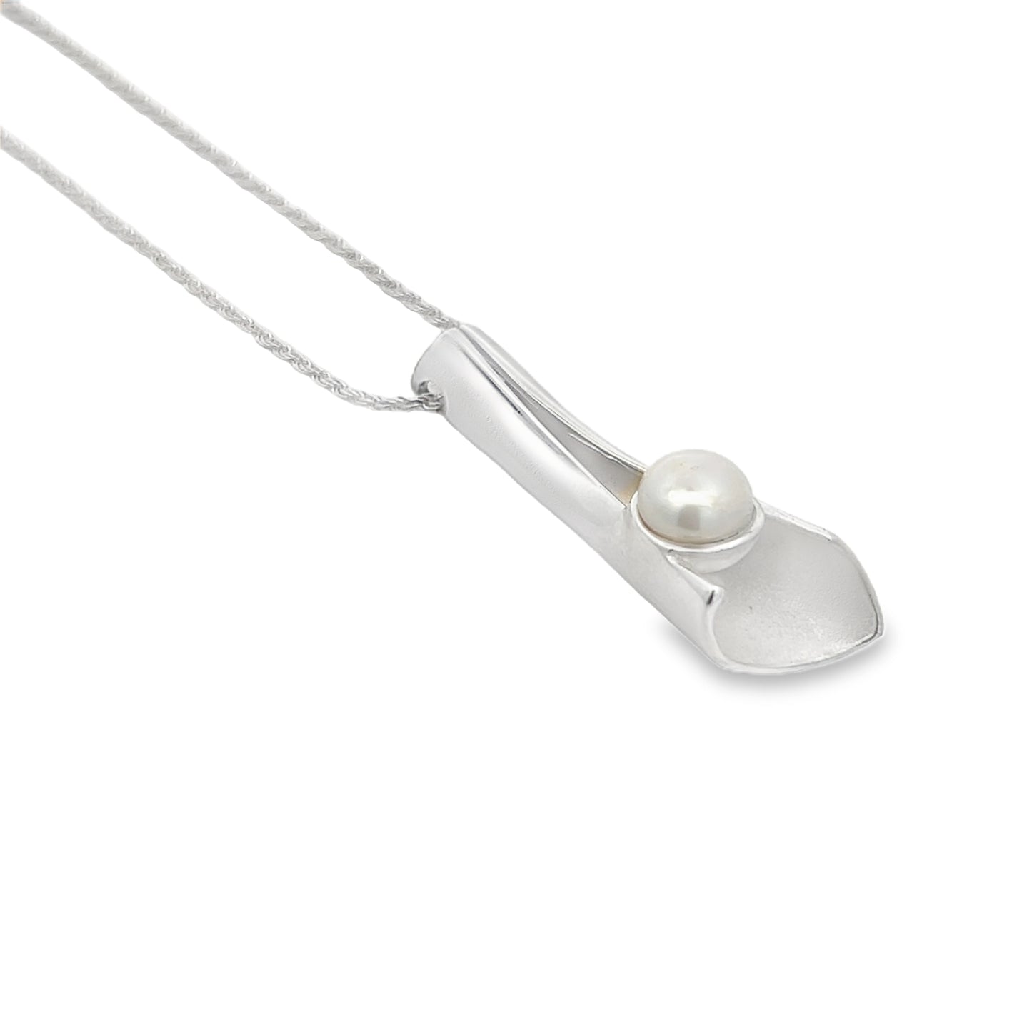 Silver Pearl Necklace.