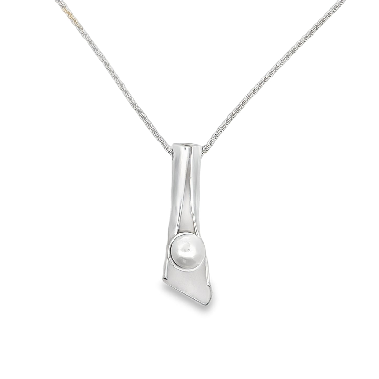 Silver Pearl Necklace.
