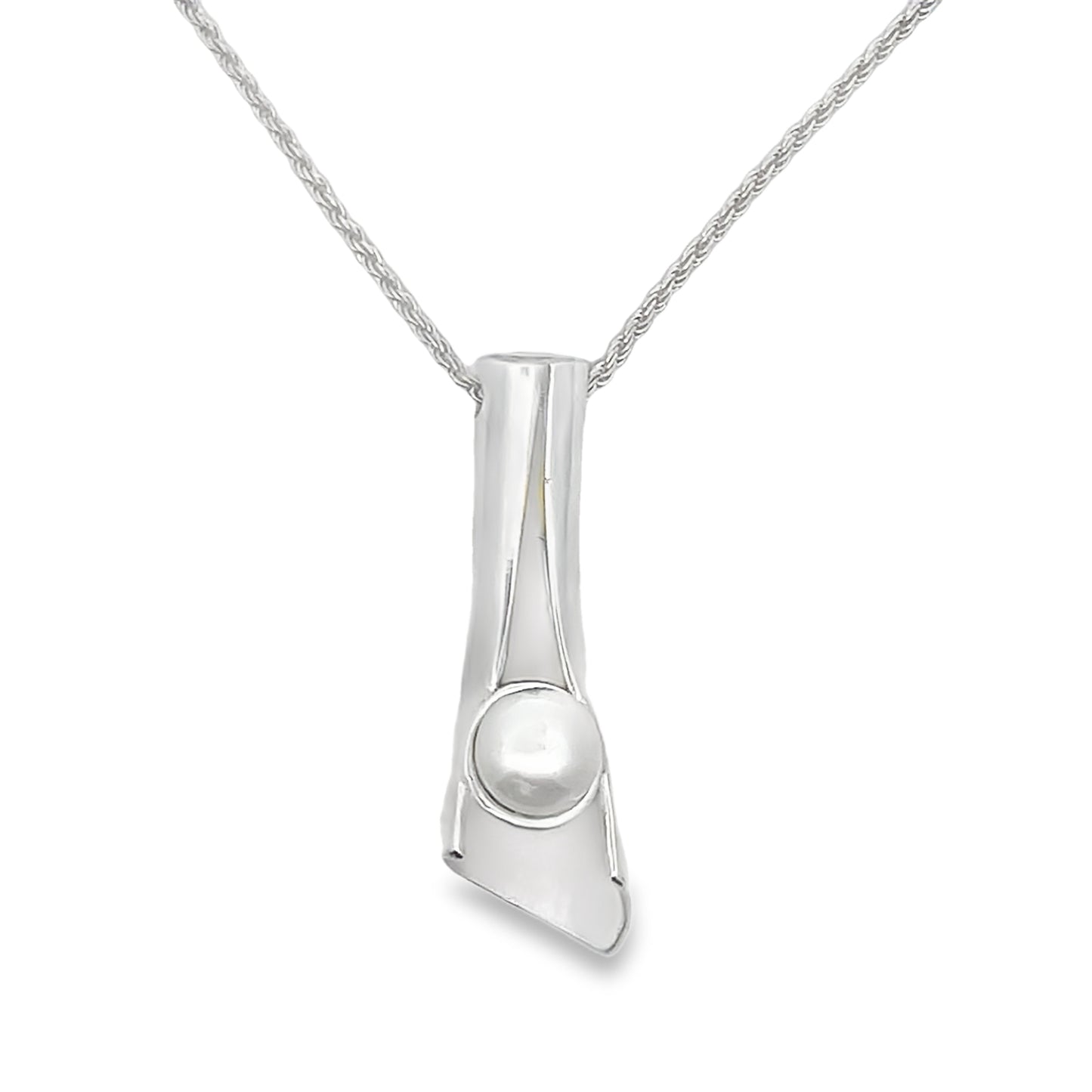 Silver Pearl Necklace.