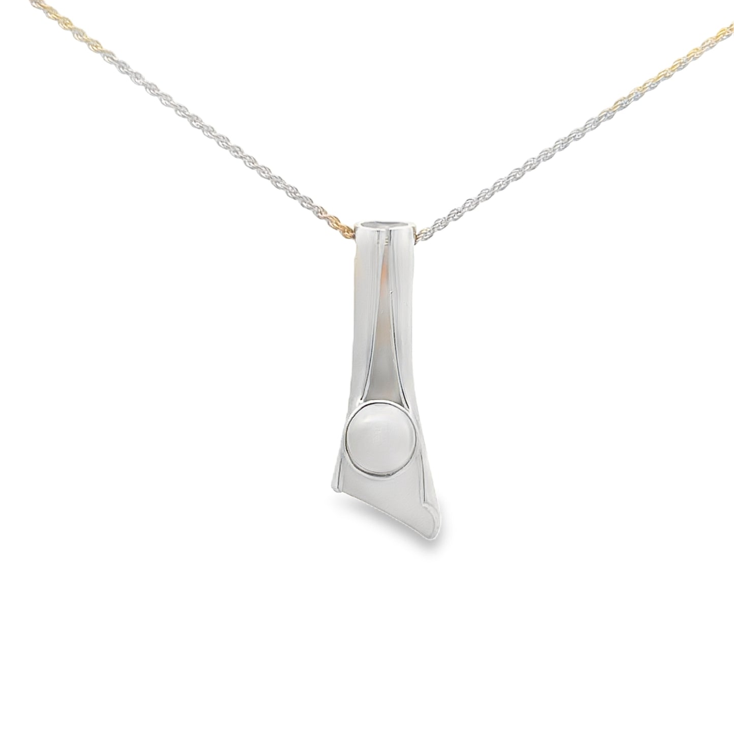 Silver Pearl Necklace.