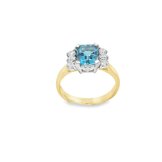 18ct Aquamarine and Diamond Ring