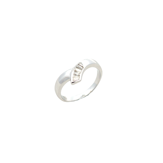 18ct Baguette Diamond Ring