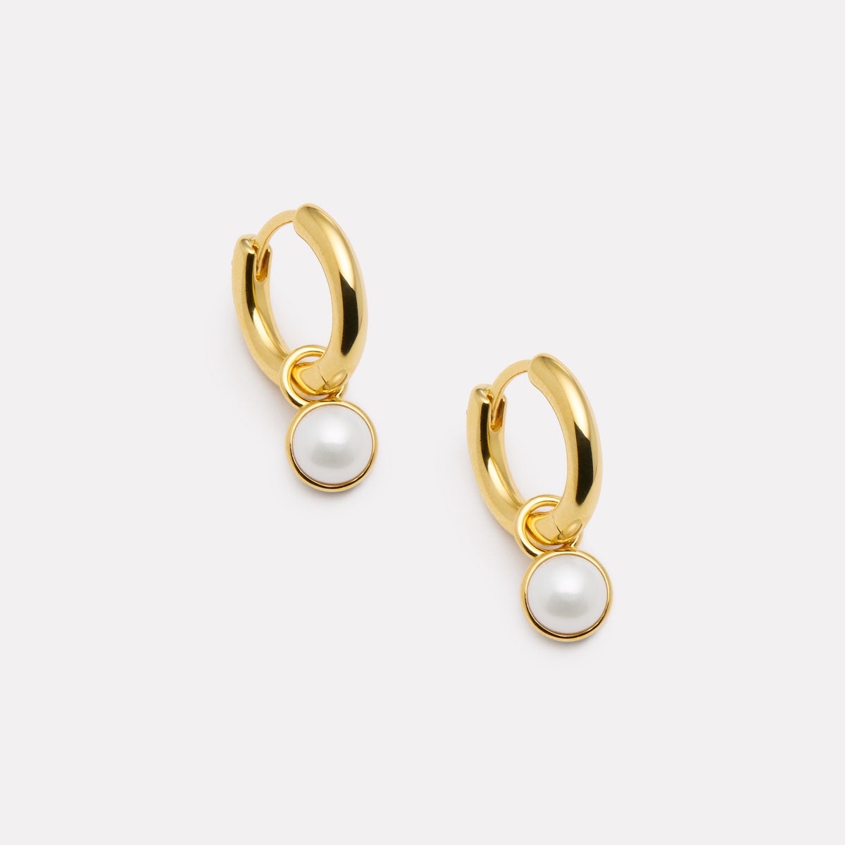 Button Pearl Gold-Plated Huggie Earrings - E6540