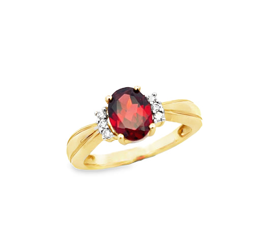 9ct Garnet and Diamond Ring
